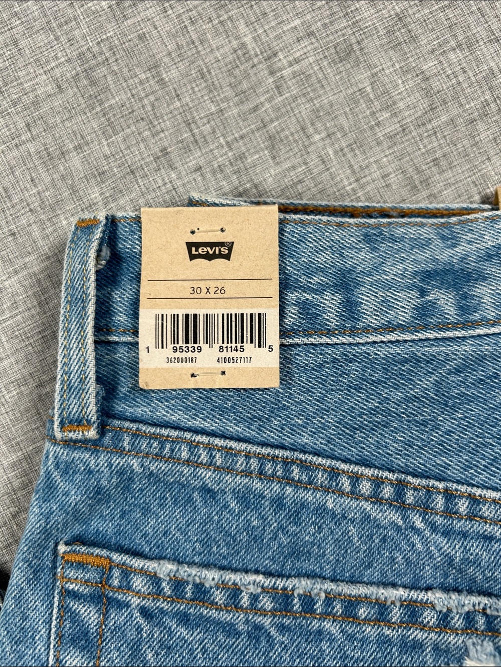 NWT Levi’s 501 Original Cropped Jeans Distressed Light Wash 30x26 - Picture 2 of 11
